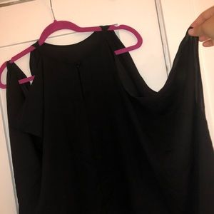 Black cold shoulder top!